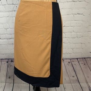 Nine West tan and black chic skirt size 8